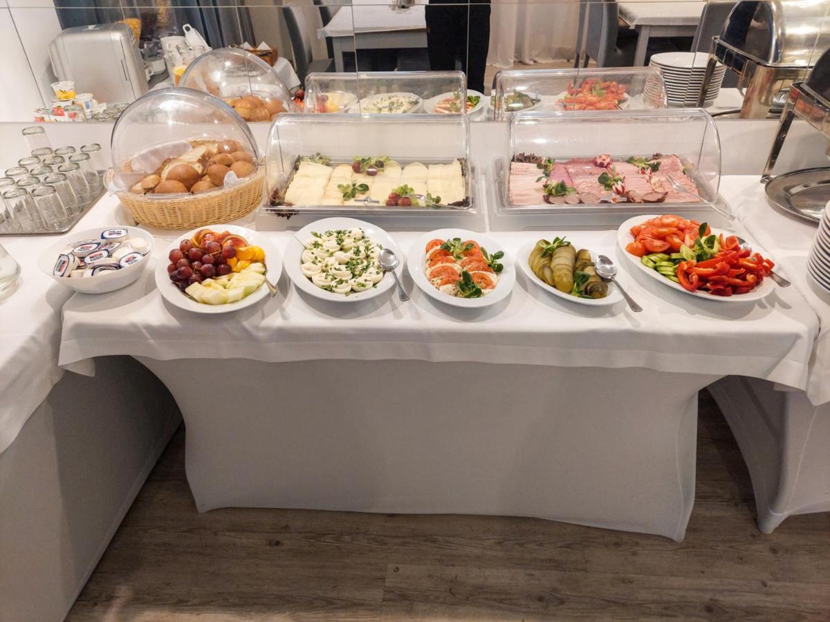 卡拉特酒店 华沙 外观 照片
